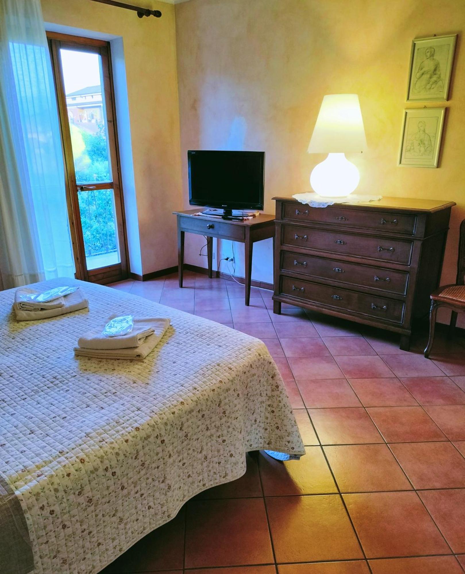 B&B "Madama Granet" บอร์โก ซานดาลมัซโซ ภายนอก รูปภาพ